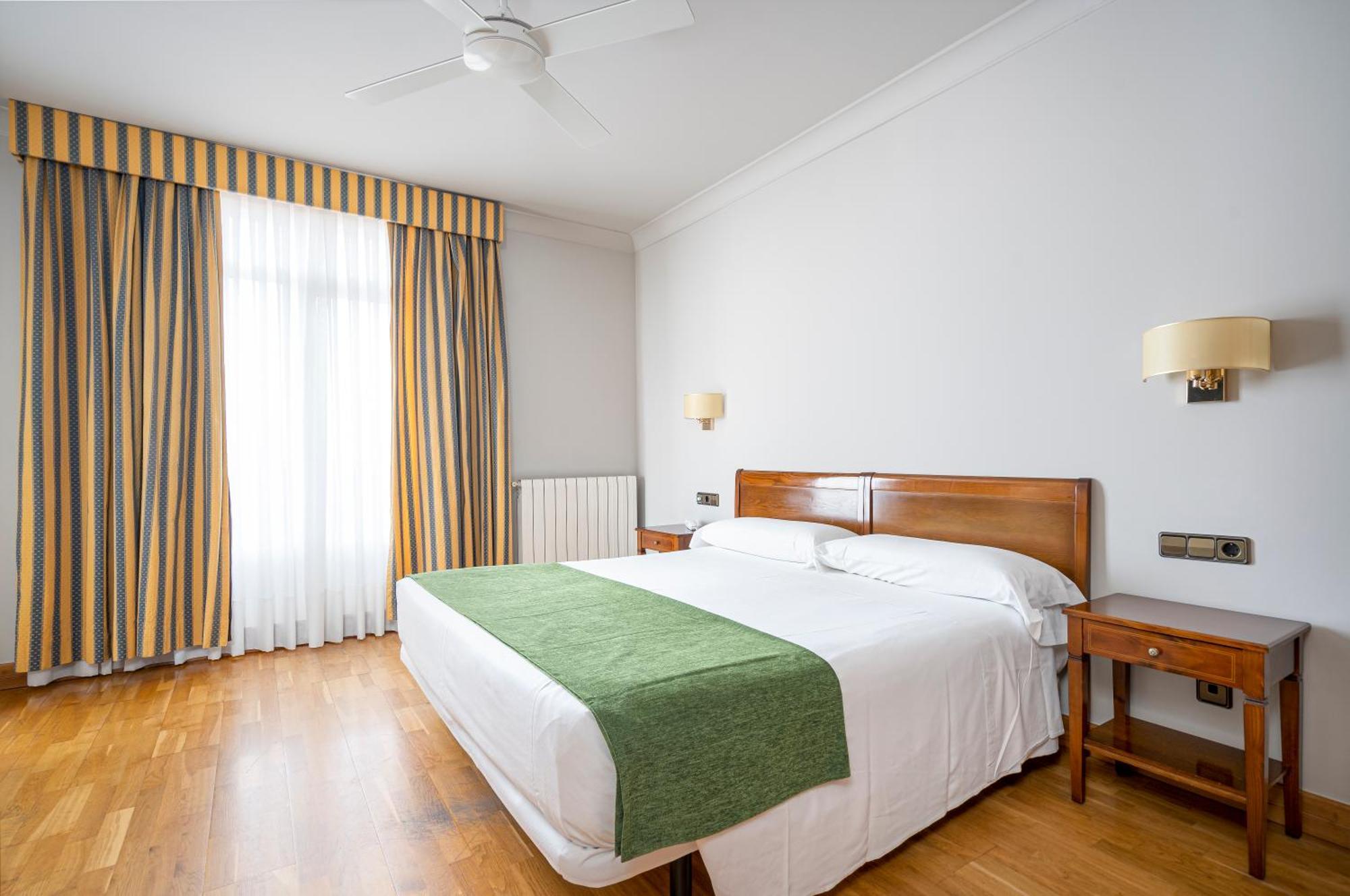 Hotel Hernan Cortes Gijon Exterior photo