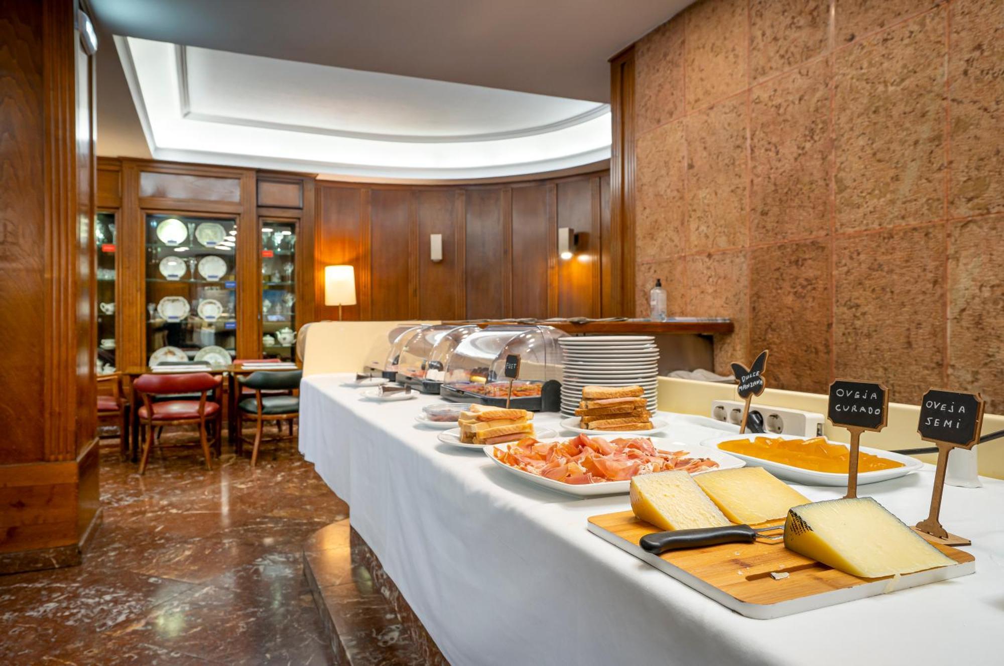 Hotel Hernan Cortes Gijon Exterior photo